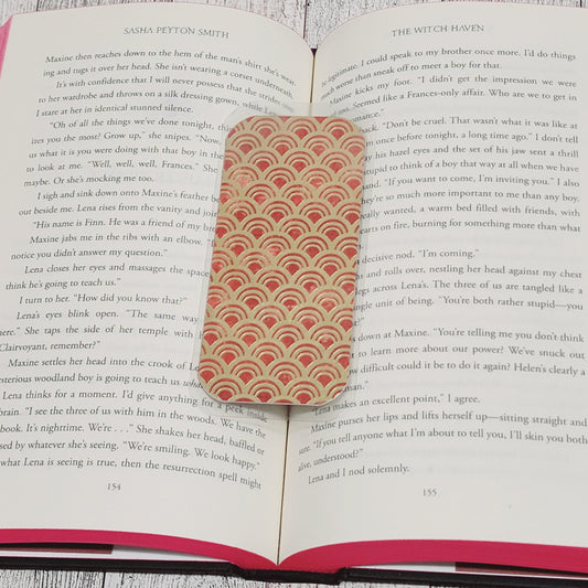 Gold Scalop Bookmark